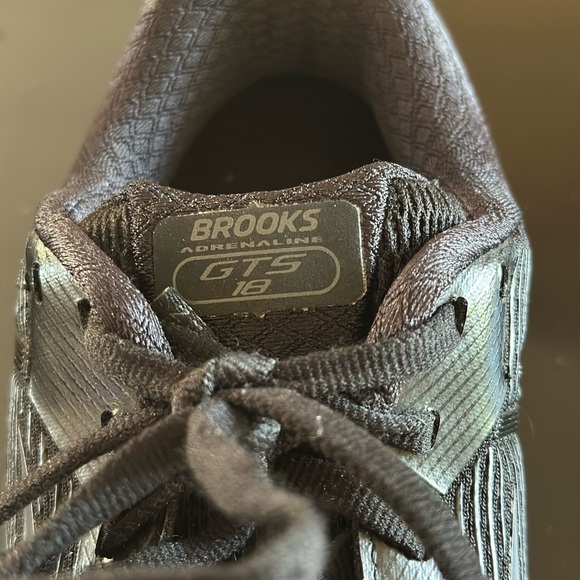 Women’s Brooks Black Athletic Running Shoes size 8.5 wide - Picture 5 of 9